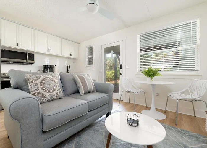 Be A Nomad - Beachside Apartments