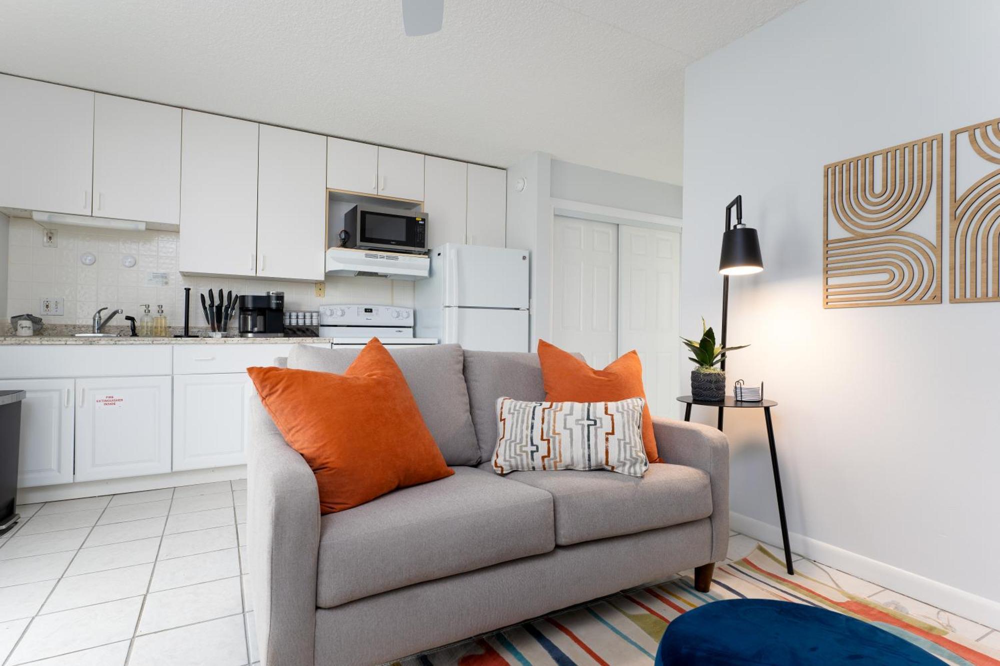 Be A Nomad - Beachside Apartment Jacksonville Beach